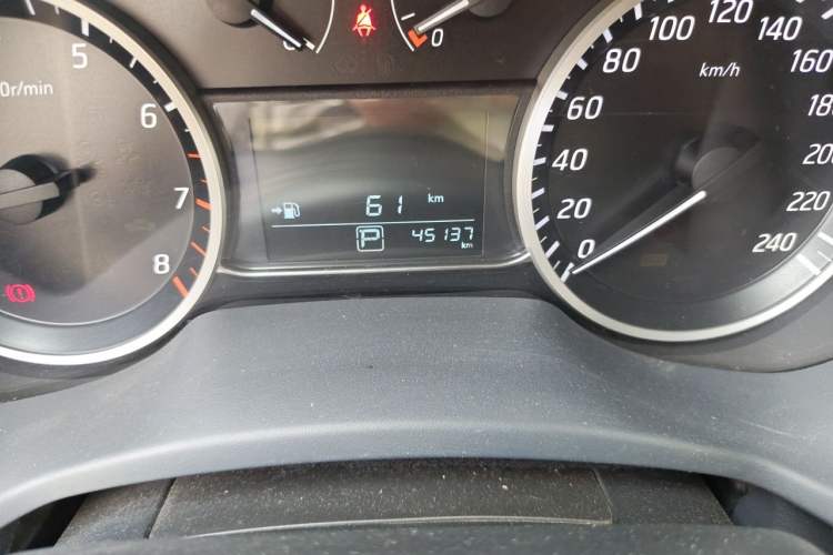 Used Nissan Sylphy 2016 1.6 XL CVT Deluxe Edition Odometer Close Up