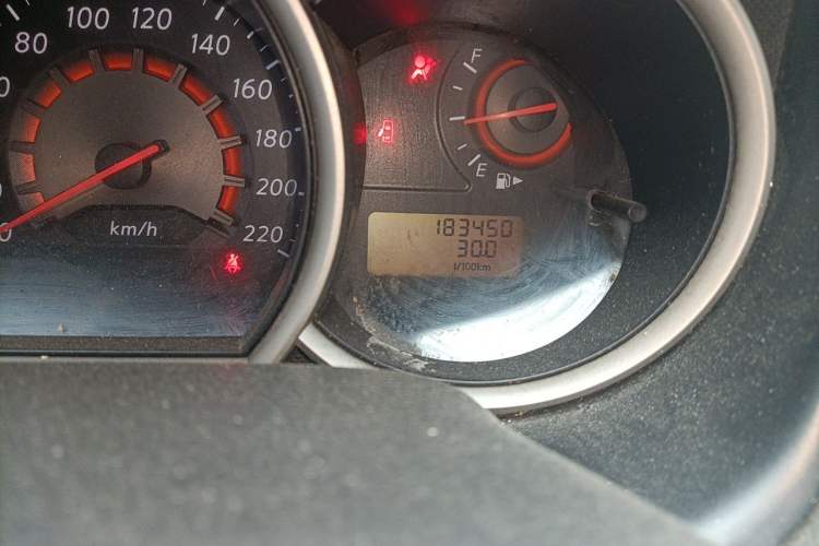 Used Nissan Sylphy 2016 Classic 1.6XE Manual Comfort Edition Odometer Close Up