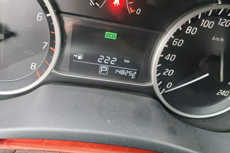 Used Nissan Sylphy 2016 1.6 XL CVT Luxury Edition Odometer Close Up