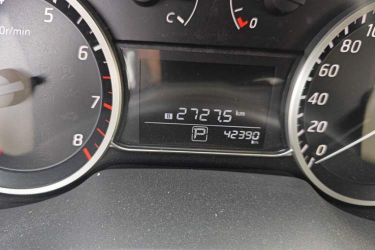 Used Nissan Sylphy 2016 1.6XE CVT Comfort Edition Odometer Close Up