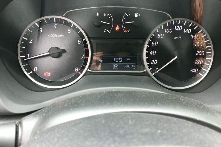 Used Nissan Sylphy 2016 1.6 XL CVT Luxury Edition Odometer Close Up
