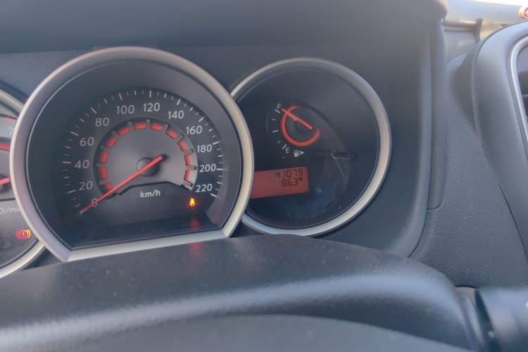 Used Nissan Sylphy 2016 Classic 1.6XL Manual Luxury Edition Odometer Close Up