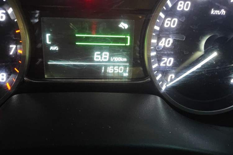Used Nissan Sylphy 2016 1.6 XL Manual Luxury Edition Odometer Close Up