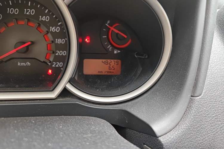 Used Nissan Sylphy 2016 Classic 1.6XE Manual Leading Edition Odometer Close Up