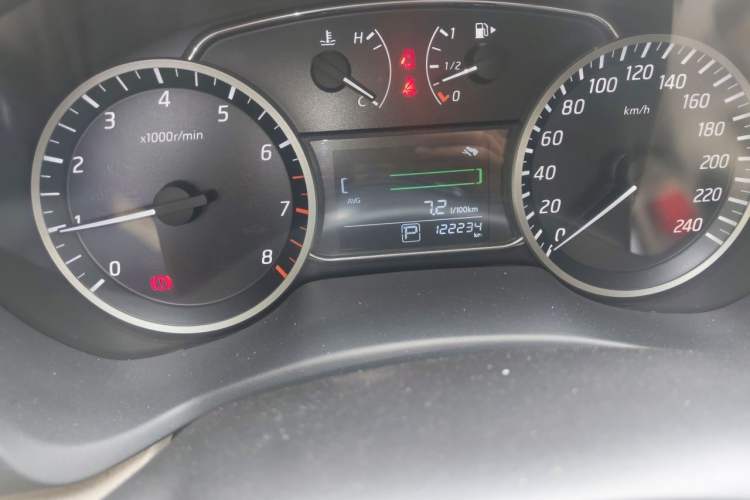 Used Nissan Sylphy 2016 1.6 XL CVT Deluxe Edition Odometer Close Up