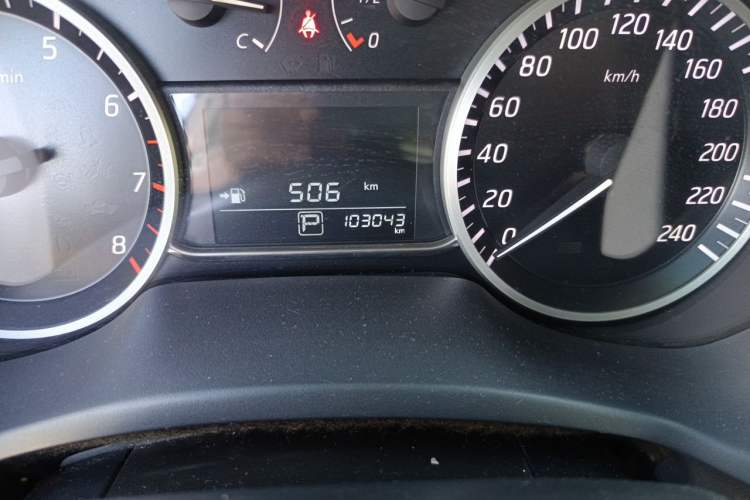 Used Nissan Sylphy 2016 1.6 XL CVT Luxury Edition Odometer Close Up