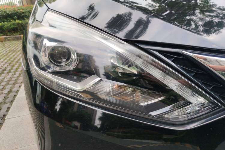 Used Nissan Sylphy 2016 1.6XV CVT Smart Enjoyment Version Right Front Headlight