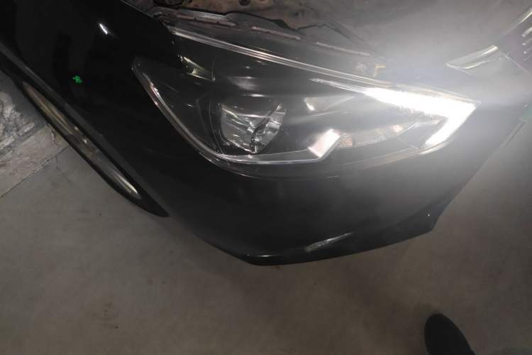 Used Nissan Sylphy 2016 1.6XV CVT Smart Enjoyment Version Right Front Headlight