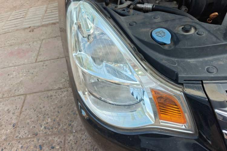 Used Nissan Sylphy 2016 Classic 1.6XE Manual Leading Edition Right Front Headlight