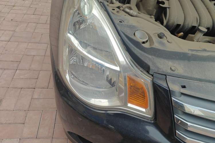 Used Nissan Sylphy 2016 Classic 1.6XE Manual Comfort Edition Right Front Headlight