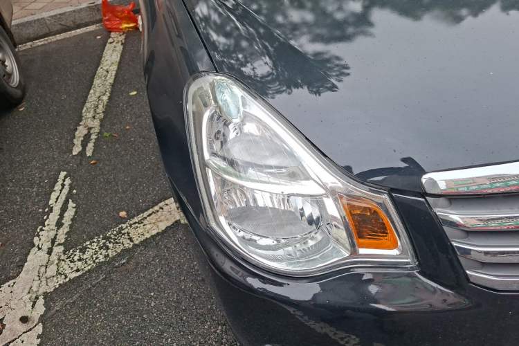 Used Nissan Sylphy 2016 Classic 1.6XE Manual Comfort Edition Right Front Headlight
