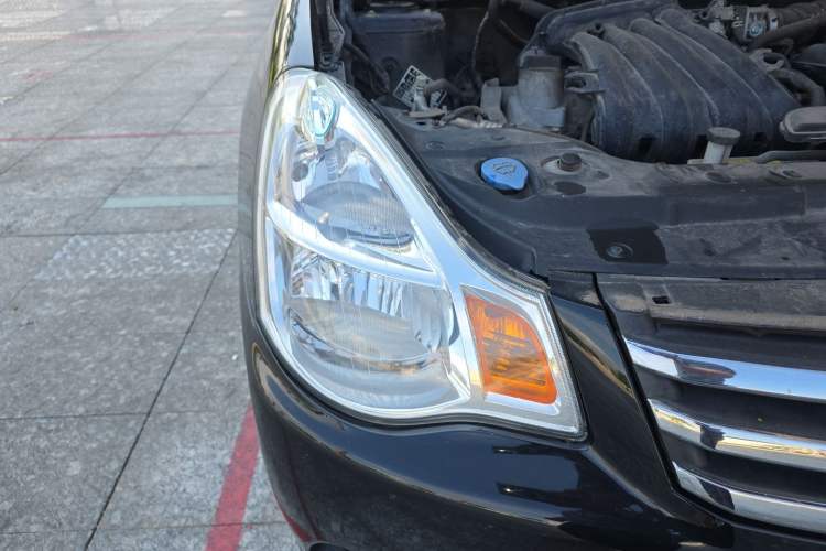 Used Nissan Sylphy 2016 Classic 1.6XE Automatic Comfort Edition Right Front Headlight