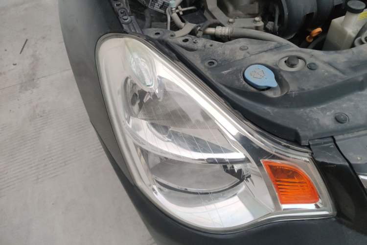 Used Nissan Sylphy 2016 Classic 1.6XE Automatic Comfort Edition Right Front Headlight