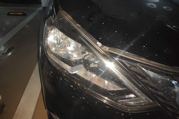 Used Nissan Sylphy 2016 1.6 XL Manual Luxury Edition Right Front Headlight