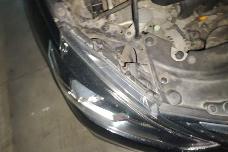 Used Nissan Sylphy 2016 1.6XV CVT Smart Enjoyment Version Right Front Headlight