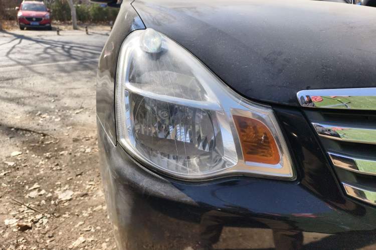 Used Nissan Sylphy 2016 Classic 1.6XL Manual Luxury Edition Right Front Headlight