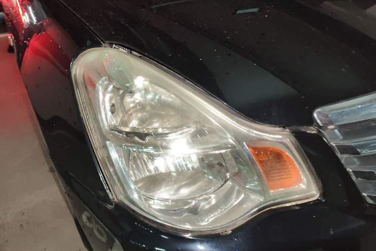 Used Nissan Sylphy 2016 Classic 1.6XE Manual Comfort Edition Right Front Headlight