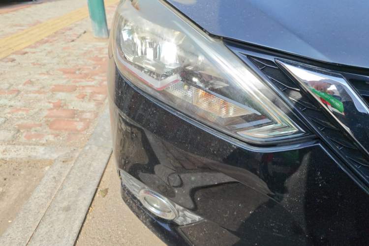Used Nissan Sylphy 2016 1.6 XL CVT Luxury Edition Right Front Headlight
