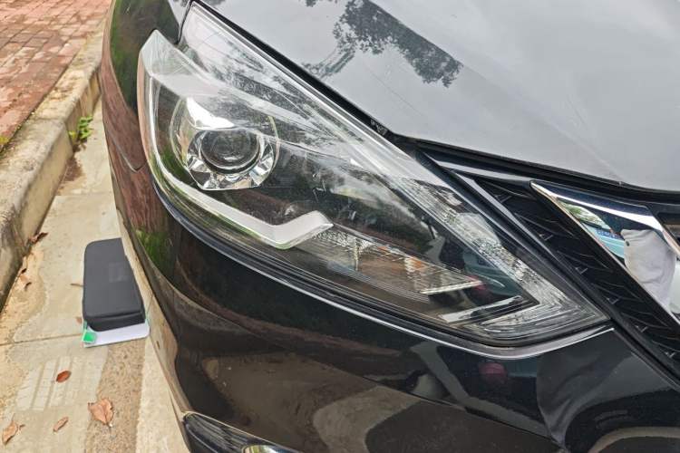 Used Nissan Sylphy 2016 1.6XV CVT Smart Enjoyment Version Right Front Headlight