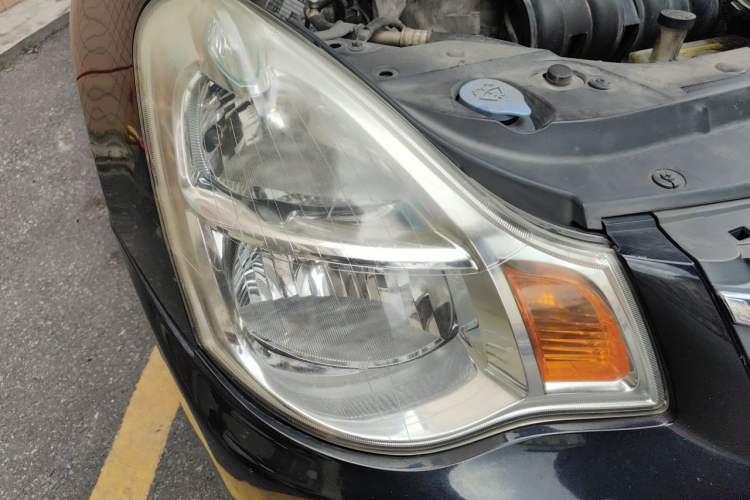 Used Nissan Sylphy 2016 1.6XE CVT Comfort Edition Right Front Headlight