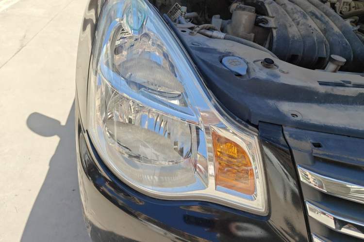 Used Nissan Sylphy 2016 Classic 1.6XE Manual Leading Edition Right Front Headlight
