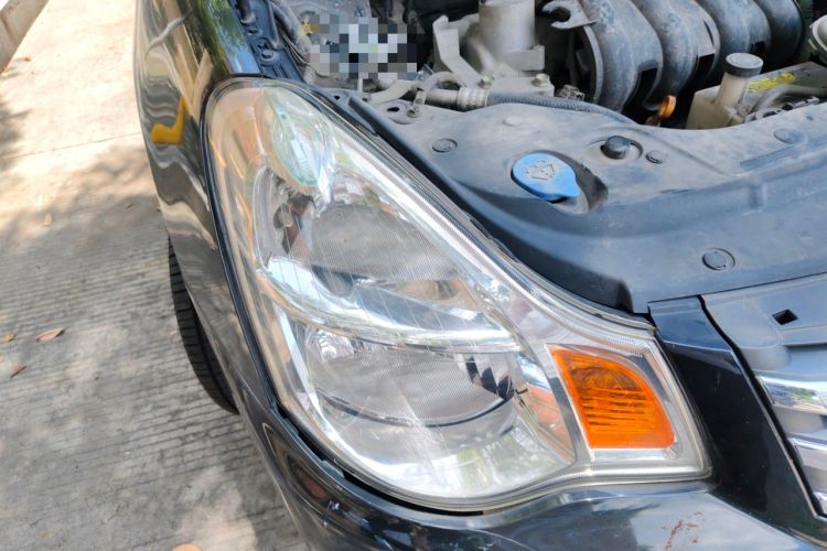Used Nissan Sylphy 2016 Classic 1.6XE Manual Leading Edition Right Front Headlight