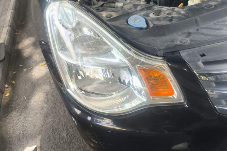Used Nissan Sylphy 2016 Classic 1.6XE Automatic Comfort Edition Right Front Headlight