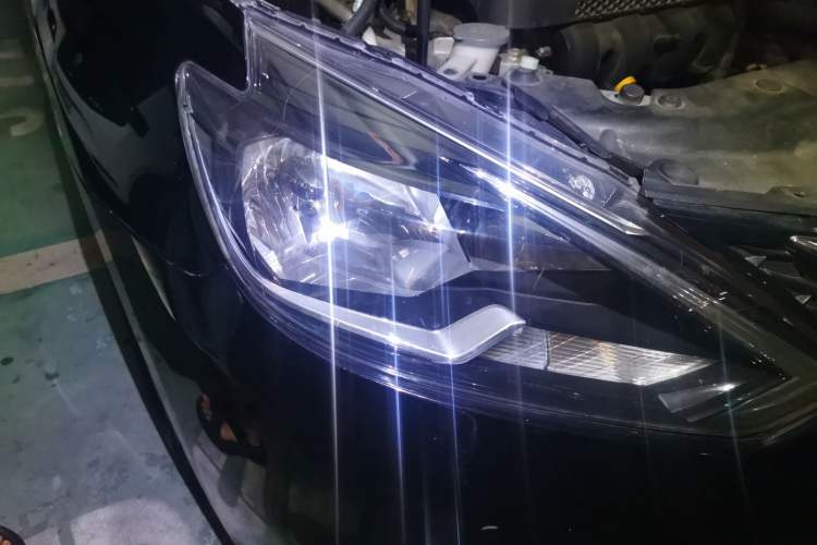 Used Nissan Sylphy 2016 1.6 XL CVT Deluxe Edition Right Front Headlight