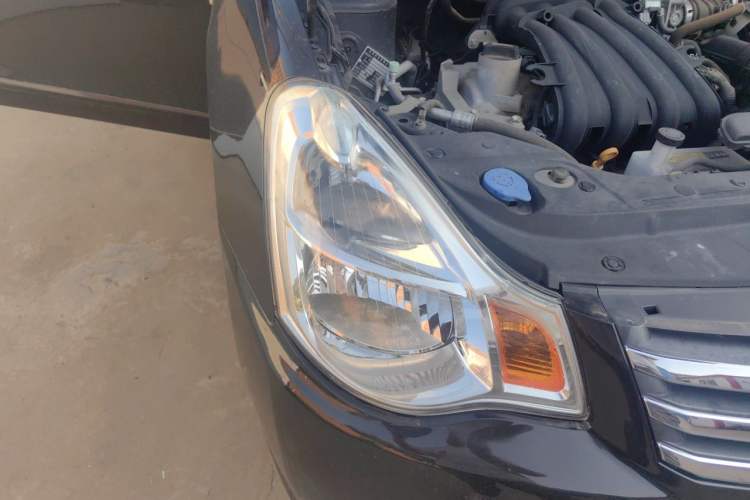 Used Nissan Sylphy 2016 Classic 1.6XL Manual Luxury Edition Right Front Headlight