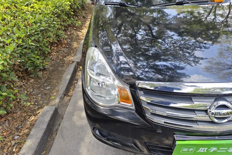 Used Nissan Sylphy 2016 Classic 1.6XE Manual Comfort Edition Right Front Headlight