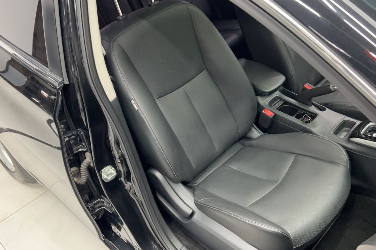 Used Nissan Sylphy 2016 1.6XV CVT Smart Enjoyment Version Right Front Seat