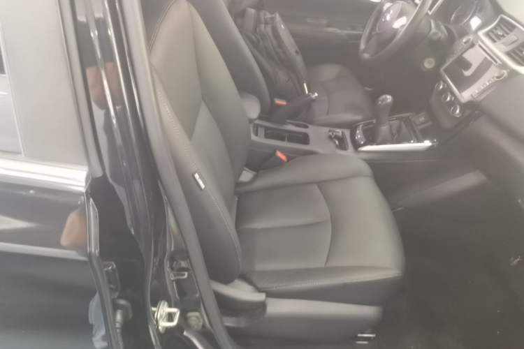 Used Nissan Sylphy 2016 1.6 XL Manual Luxury Edition Right Front Seat