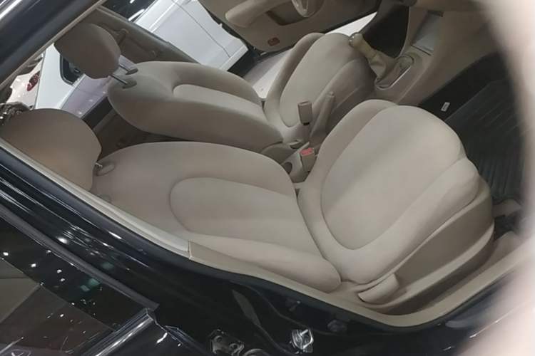 Used Nissan Sylphy 2016 Classic 1.6XE Manual Comfort Edition Right Front Seat