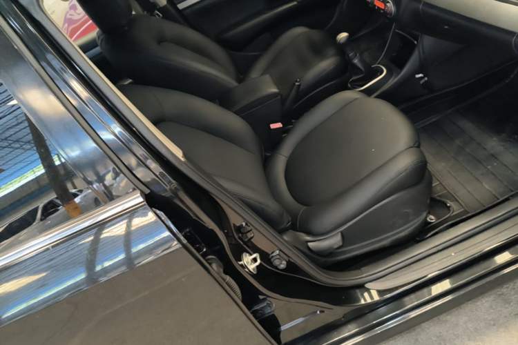 Used Nissan Sylphy 2016 Classic 1.6XE Manual Leading Edition Right Front Seat