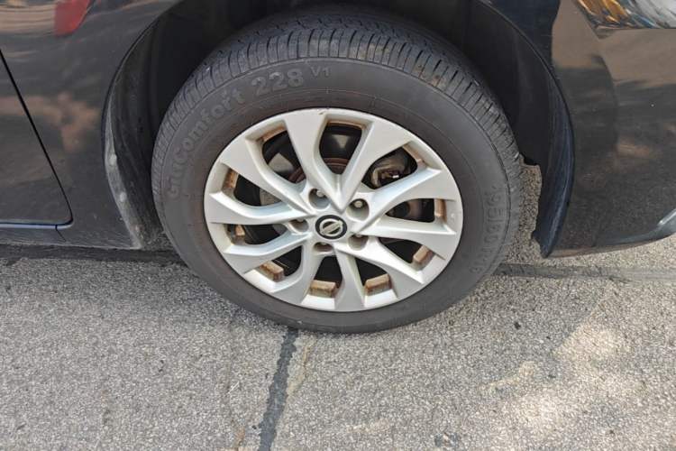 Used Nissan Sylphy 2016 1.6 XL CVT Luxury Edition Right Front Wheel Hub