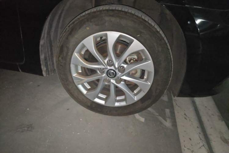 Used Nissan Sylphy 2016 1.6 XL Manual Luxury Edition Right Front Wheel Hub