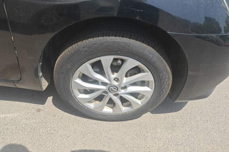 Used Nissan Sylphy 2016 1.6 XL CVT Luxury Edition Right Front Wheel Hub