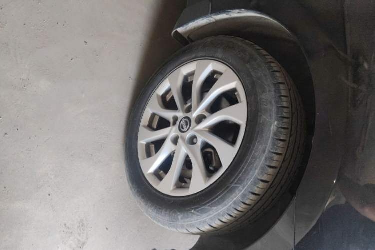 Used Nissan Sylphy 2016 1.6 XL Manual Luxury Edition Right Front Wheel Hub