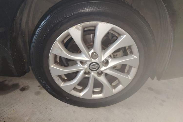 Used Nissan Sylphy 2016 1.6 XL CVT Luxury Edition Right Front Wheel Hub