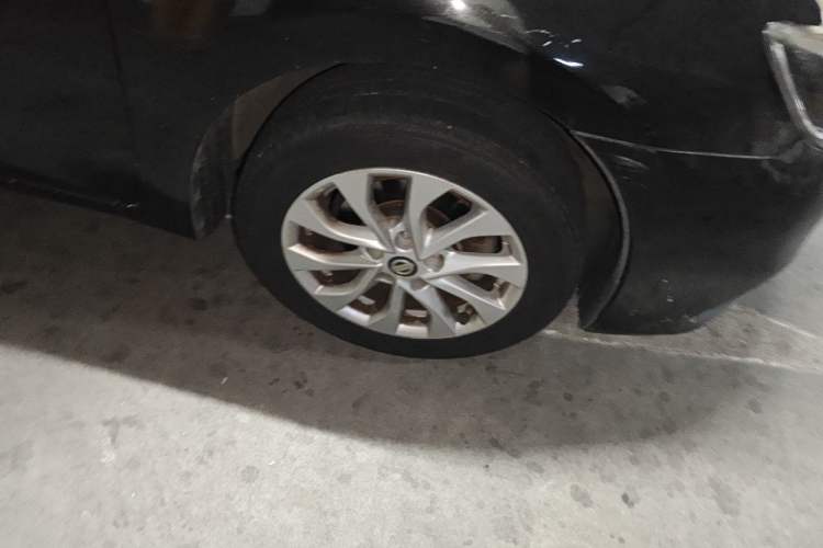 Used Nissan Sylphy 2016 1.6 XL CVT Luxury Edition Right Front Wheel Hub