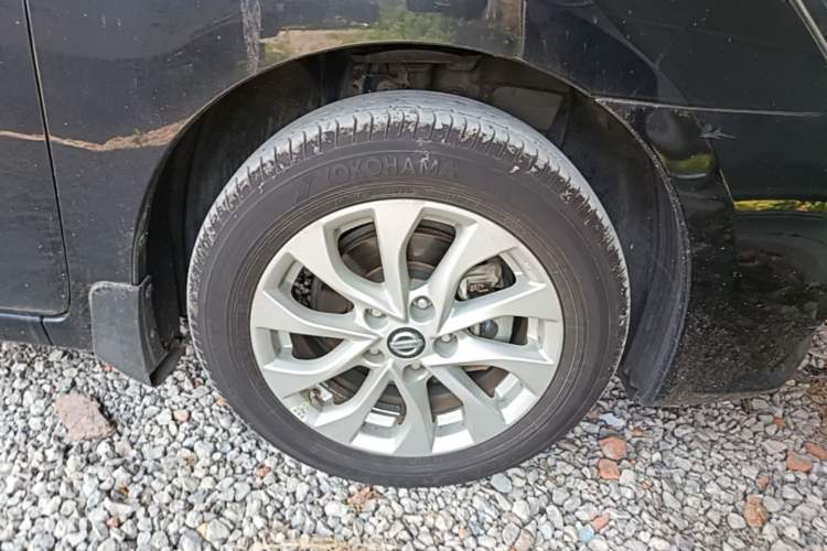 Used Nissan Sylphy 2016 1.6 XL CVT Luxury Edition Right Front Wheel Hub