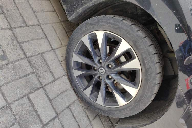 Used Nissan Sylphy 2016 1.8XL CVT Luxury Edition Right Front Wheel Hub