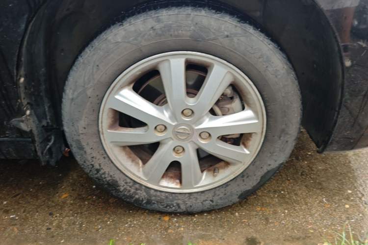 Used Nissan Sylphy 2016 1.6XE Manual Comfort Edition Right Front Wheel Hub