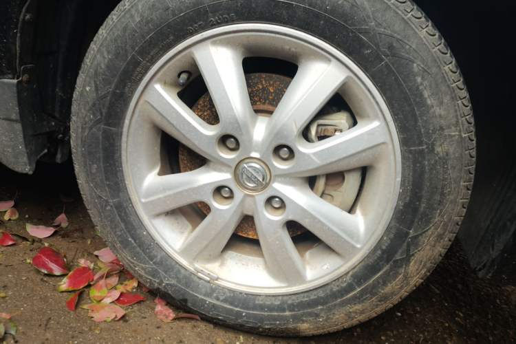Used Nissan Sylphy 2016 Classic 1.6XE Manual Leading Edition Right Front Wheel Hub