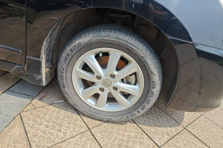 Used Nissan Sylphy 2016 Classic 1.6XE Manual Comfort Edition Right Front Wheel Hub
