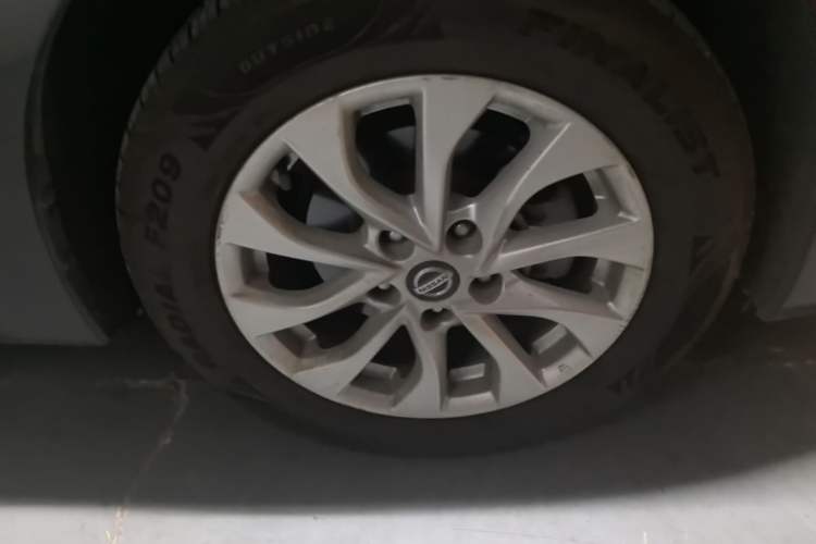 Used Nissan Sylphy 2016 1.6 XL CVT Deluxe Edition Right Front Wheel Hub