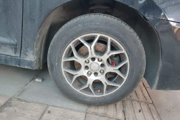 Used Nissan Sylphy 2016 Classic 1.6XE Automatic Comfort Edition Right Front Wheel Hub
