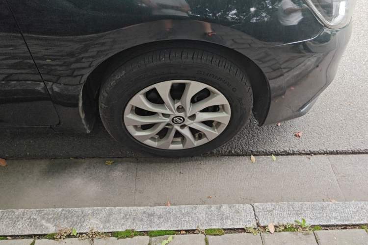 Used Nissan Sylphy 2016 1.6 XL CVT Luxury Edition Right Front Wheel Hub