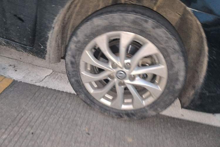 Used Nissan Sylphy 2016 1.6 XL CVT Luxury Edition Right Front Wheel Hub