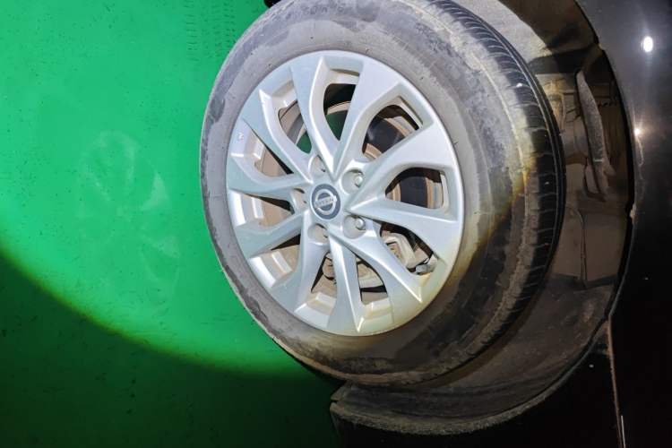 Used Nissan Sylphy 2016 1.6 XL CVT Deluxe Edition Right Front Wheel Hub